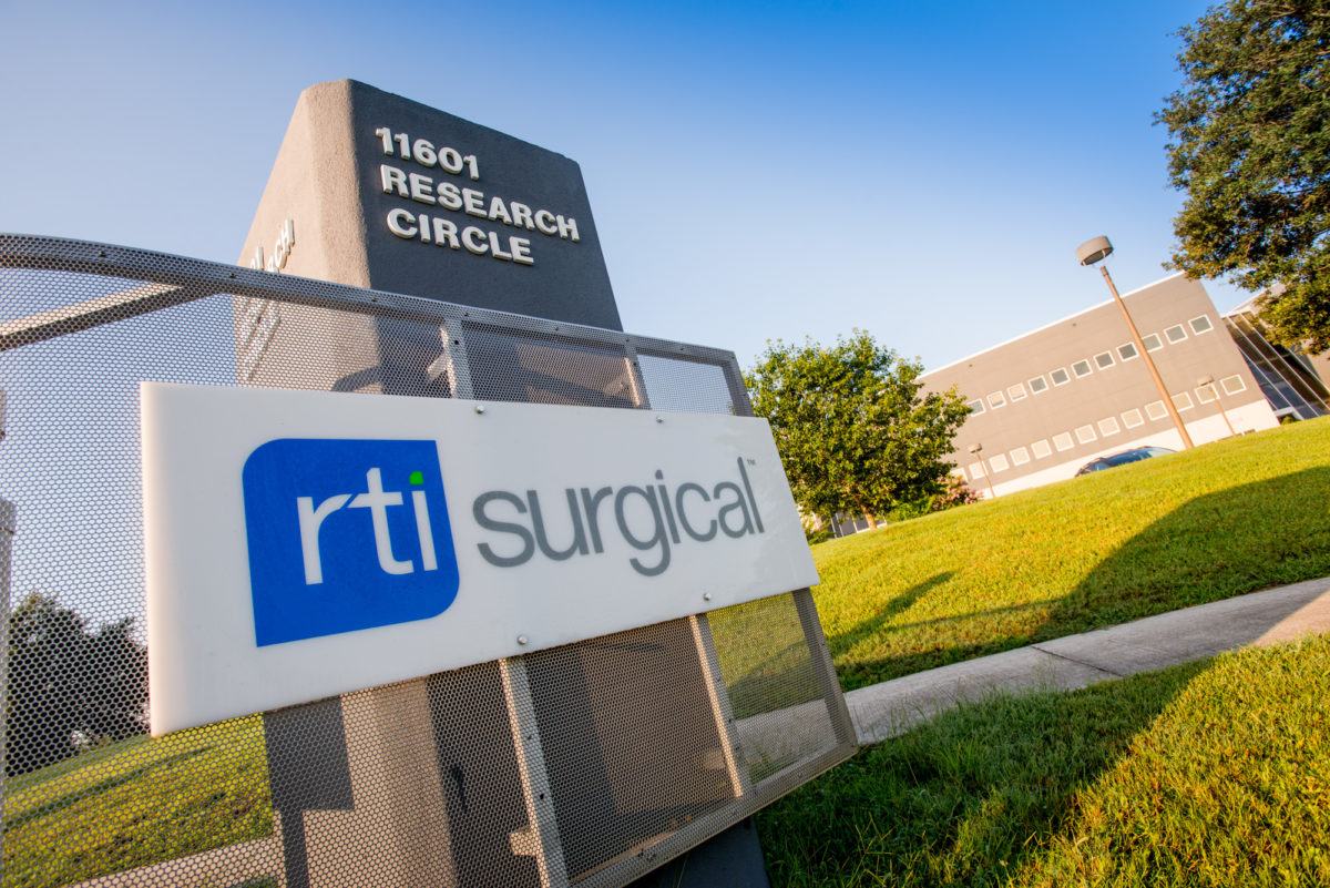 rti-surgical-corporate-photos-38-1-1200x801.jpg