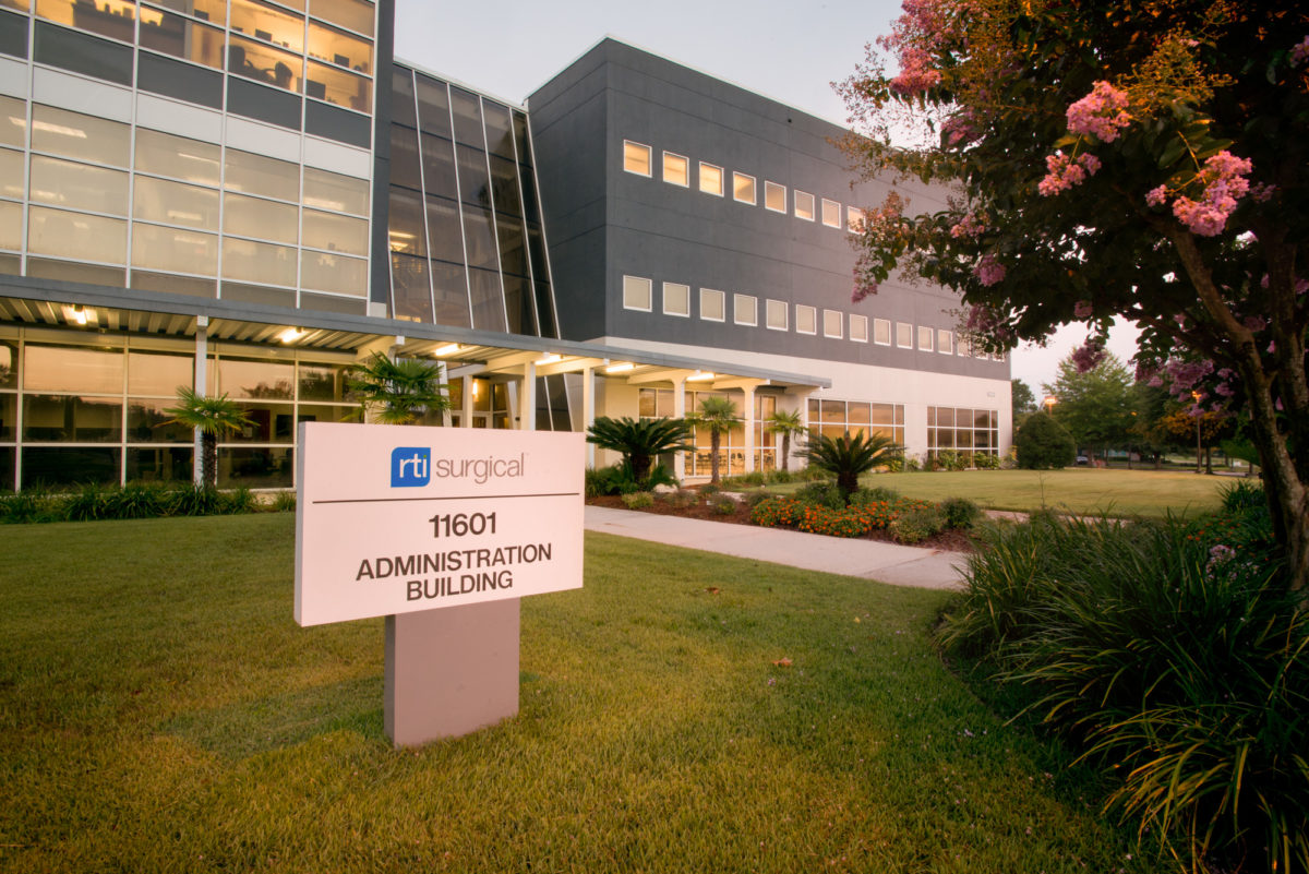 rti-surgical-corporate-photos-45-1200x801.jpg